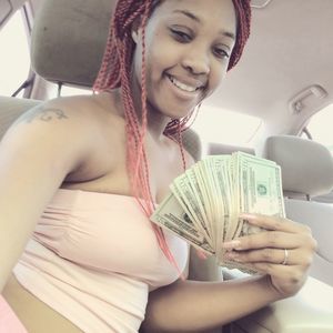 Meet your Posher, Quneisha